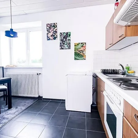 Schoenes & Ruhiges Apartment Mit Garten Apartamento